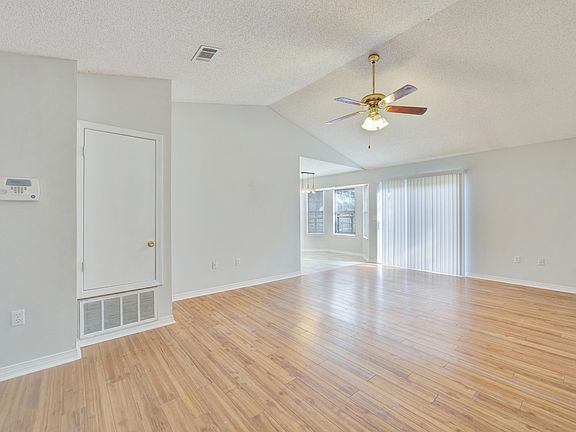 4th image of 4803 Young Rd