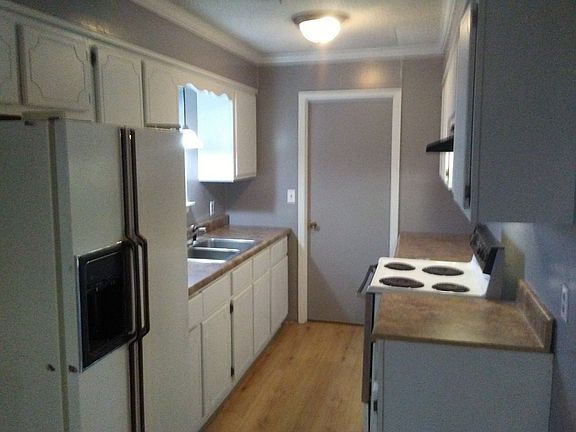 2nd image of 1743 Park Circle Dr