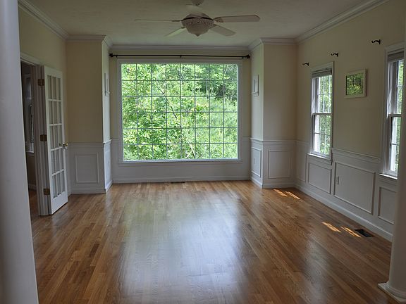Details! Crown Molding & Wainscotting