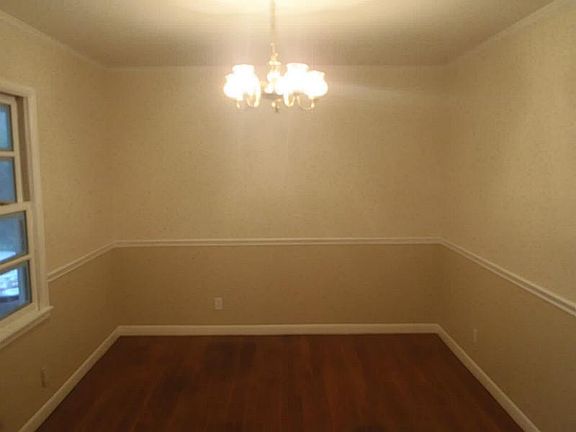 5th image of 2225 Clearwater Dr SE