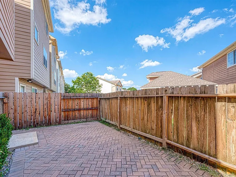 3302 Clearview Cir — Photo 41