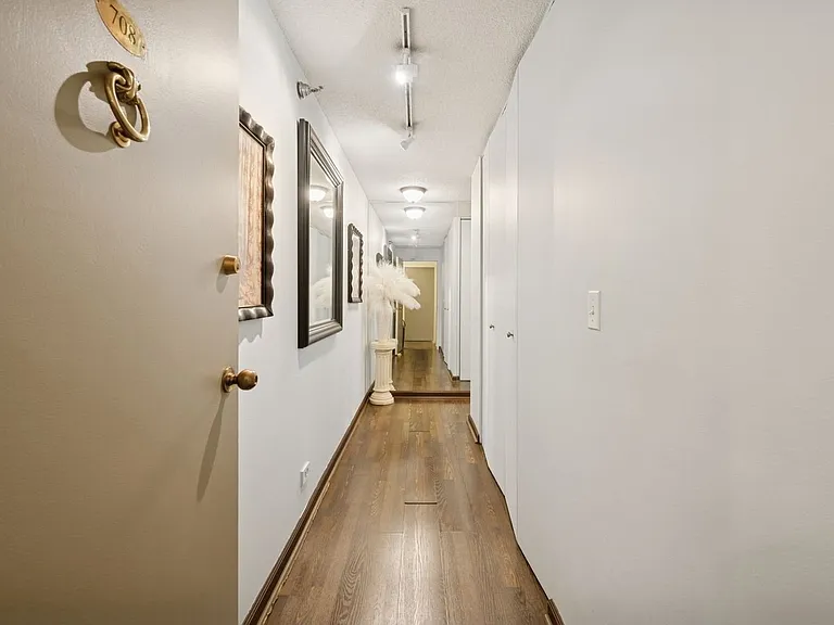 70 W Huron St #708 — Photo 13