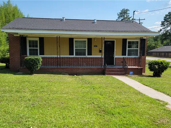 2813 Azalea Ave, Tuskegee Institute, AL 36088