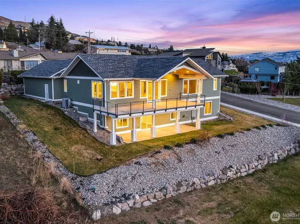 327 23rd Street NE, East Wenatchee, WA 98802