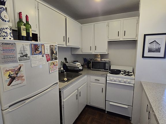 5th image of 160 Bleecker St APT 6gw