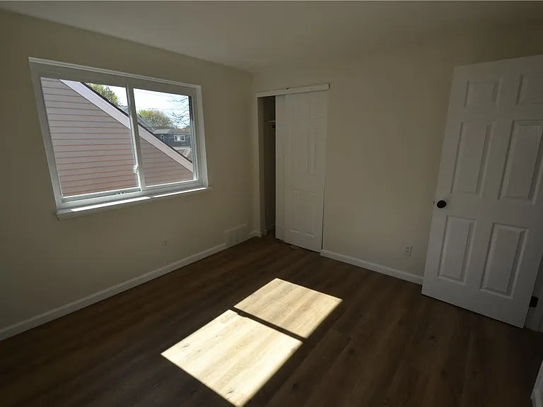 405 Garfield Ave — Photo 11
