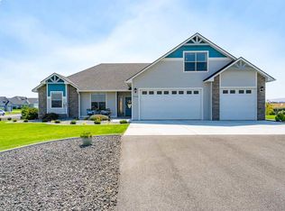90705 E Sagebrush Rd, Kennewick, WA 99338