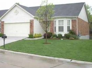 1392 Kensington Way Dr, Ballwin, MO 63011