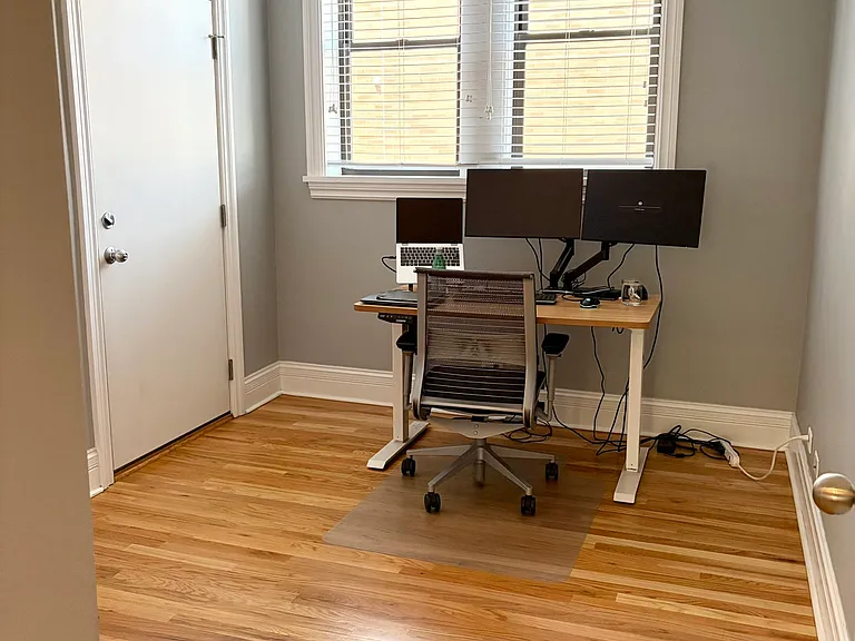 Bedroom 2 (10x10)