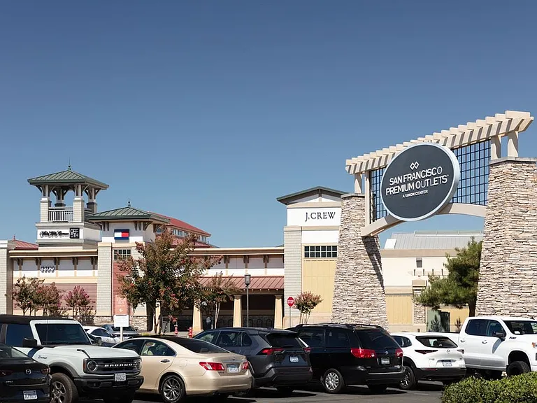 Minutes from upscale shopping at San Francisco Premium Outlets