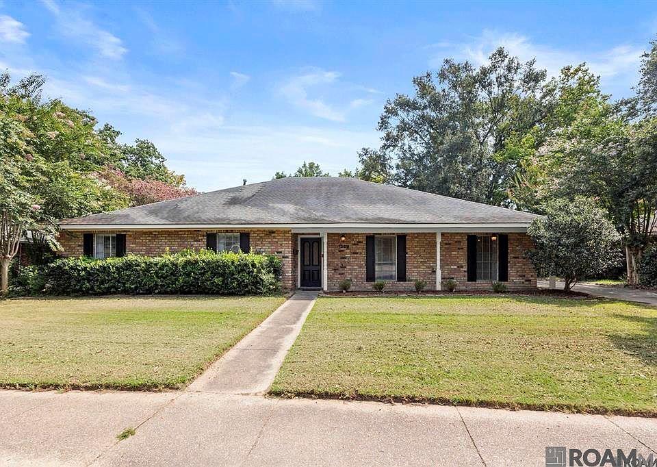 1st image of 1369 Crescent Dr