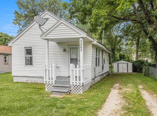 3205 Snow Rd, Lansing, MI 48917