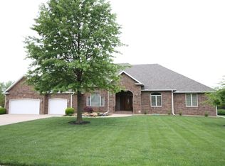 929 E Ironbridge Cir N, Springfield, MO 65810