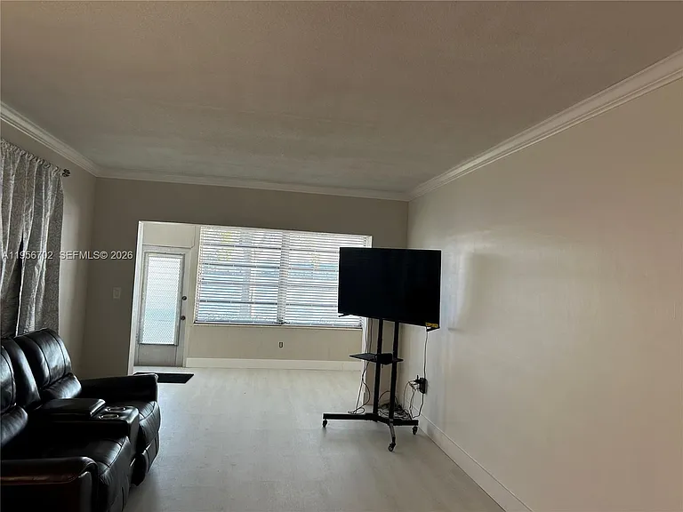 270 NE 191st St #101 — Photo 7