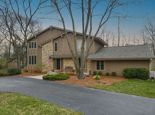 2636 W Highland Rd, Mequon, WI 53092