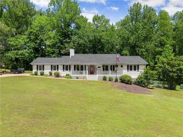 4737 Countryside Dr, Flowery Branch, GA 30542