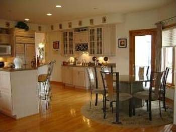 3rd image of 4425 Stonehaven Dr