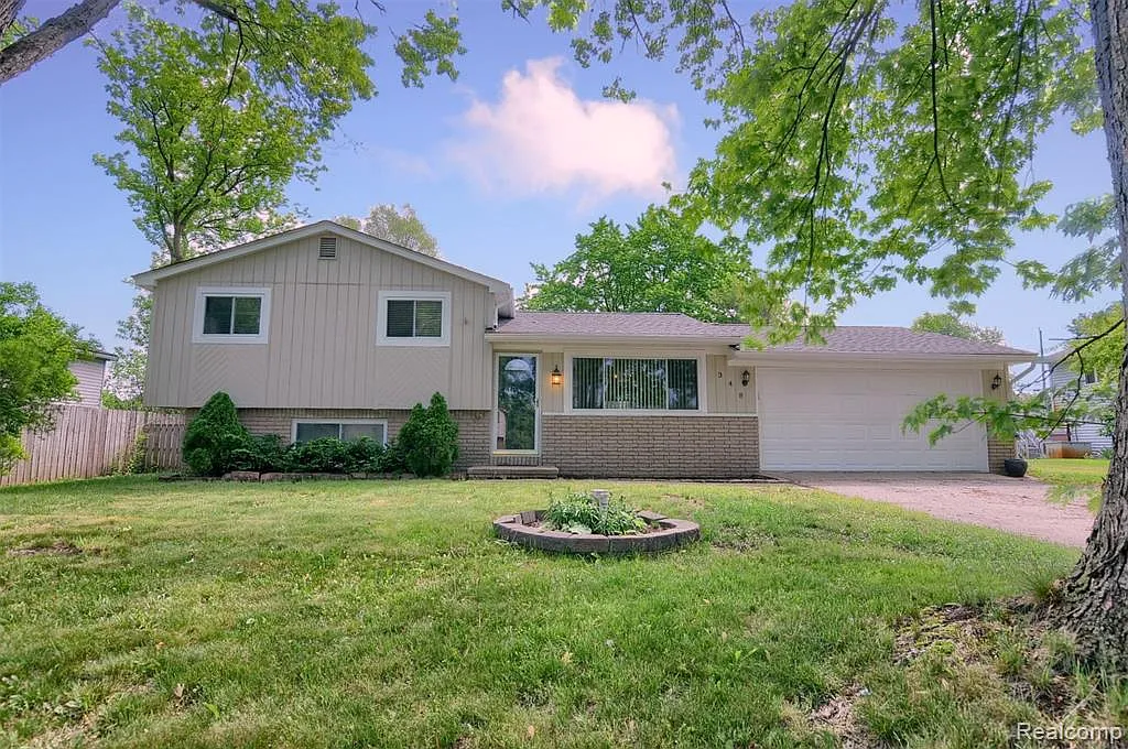 348 Decca Dr photo 1