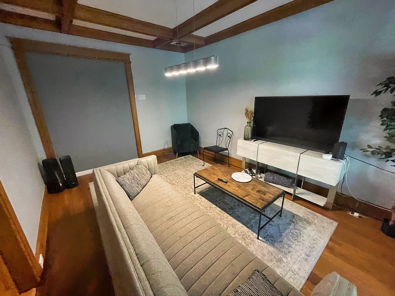 4 bed, 2360 sqft, $4,695 — Photo 3