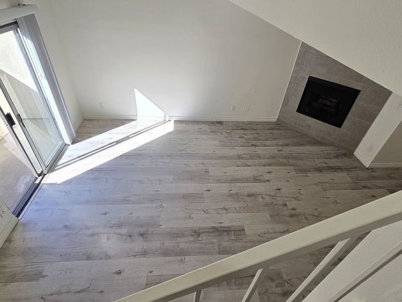 5th image of 11230 Camarillo St APT 207