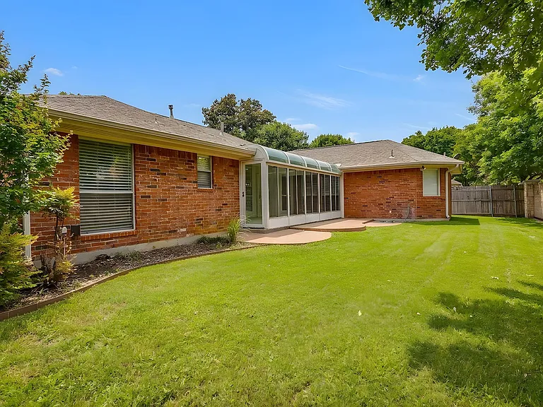 3212 Riverwood Dr — Photo 6