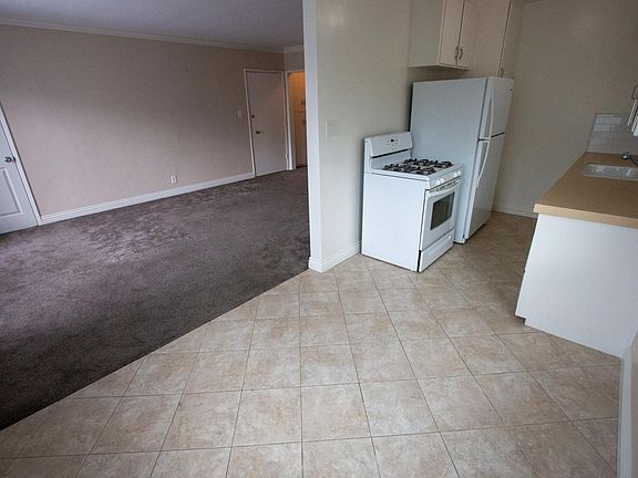 4th image of 1412 Pearl St APT 5