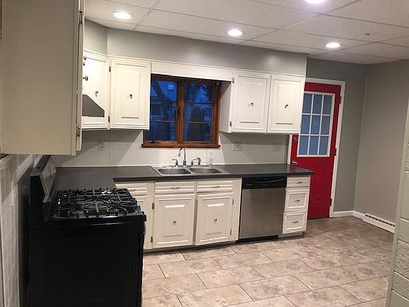 3rd image of 112 Sharpe St