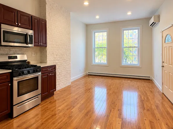 5715 Catalpa Ave #1, Ridgewood, NY 11385