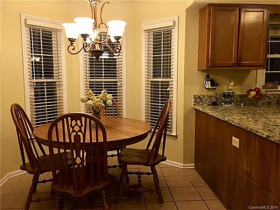 4th image of 14600 Raynham Dr #6