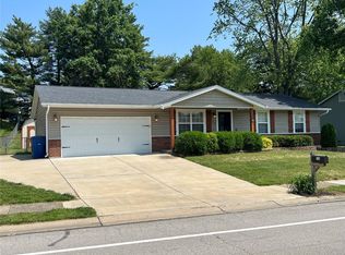 405 Kimberly Ln, Saint Peters, MO 63376
