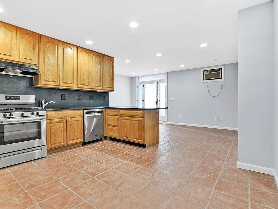 1st image of 23-11A Broadway #1CC
