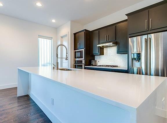 4th image of 3009 Zenia Dr