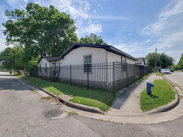 3416 Europa St — Photo 30