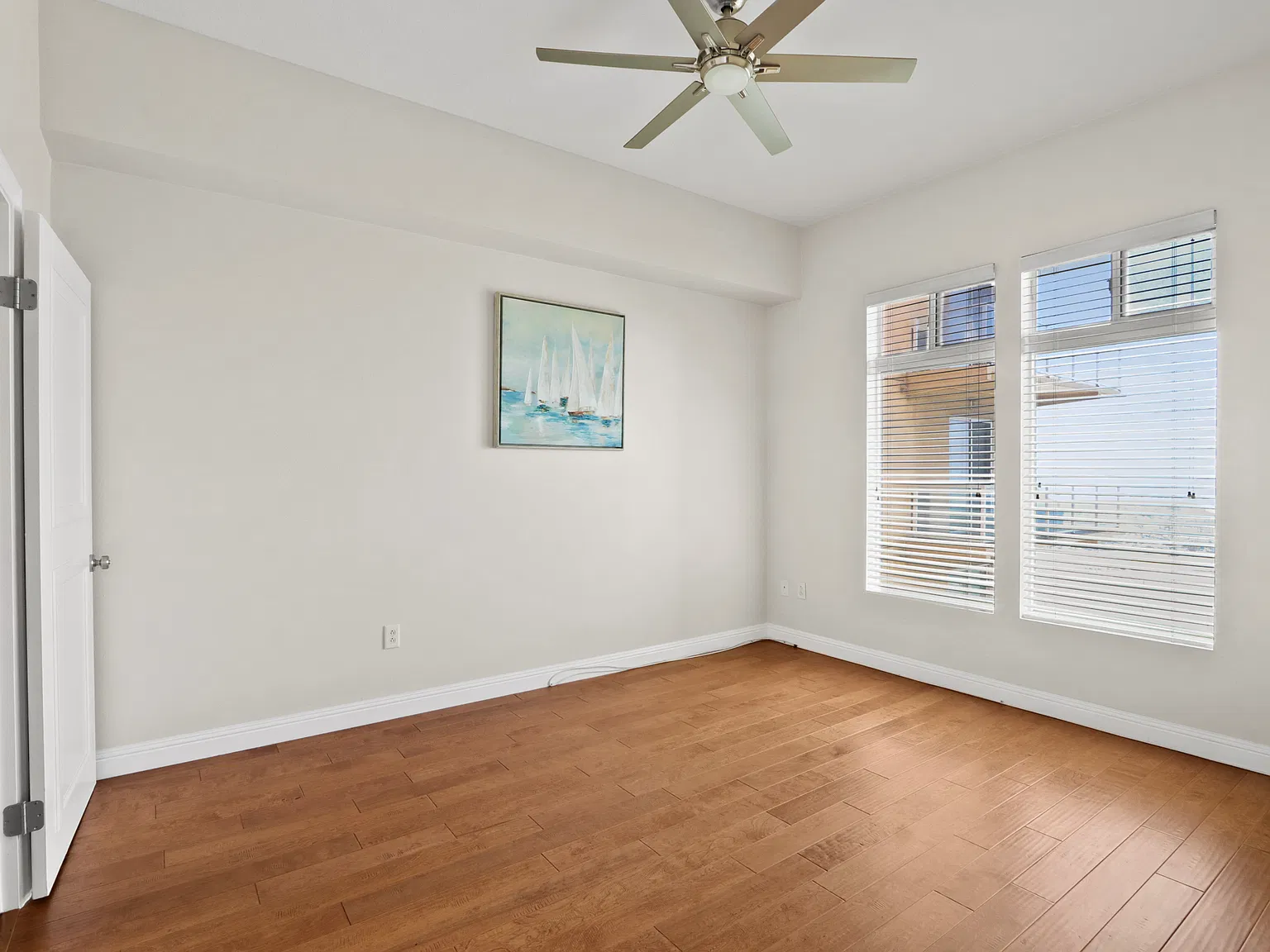 2 bed, 990 sqft, $3,850 — Photo 4