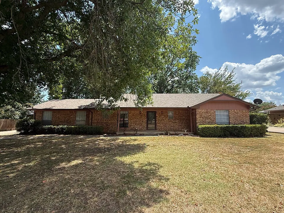 2200 Hickory Dr SW