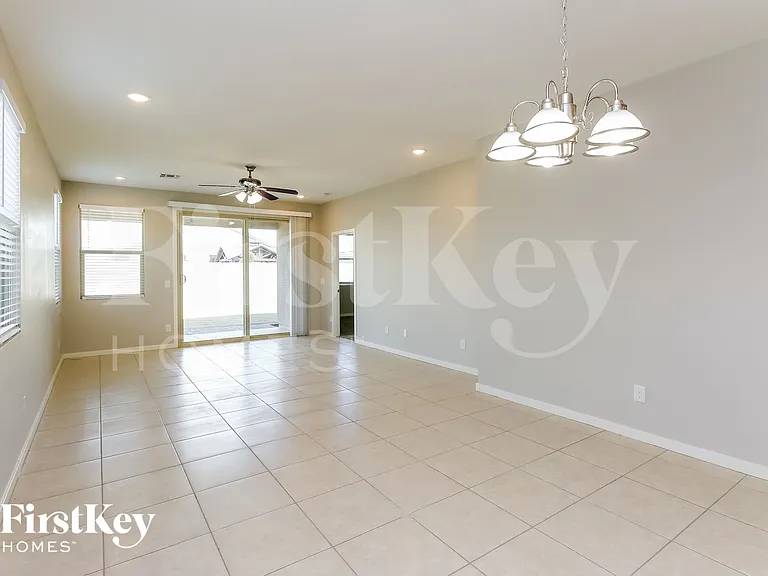 3788 E Henson St — Photo 4