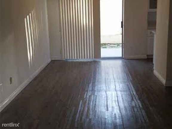 2221huntingtonln-03[1]