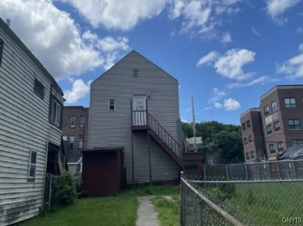 9 Congress St #11, Cohoes, NY 12047