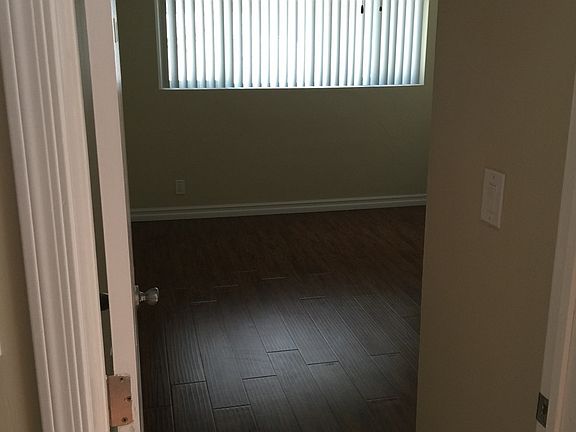 2nd image of 6023 Whitsett Ave APT 11