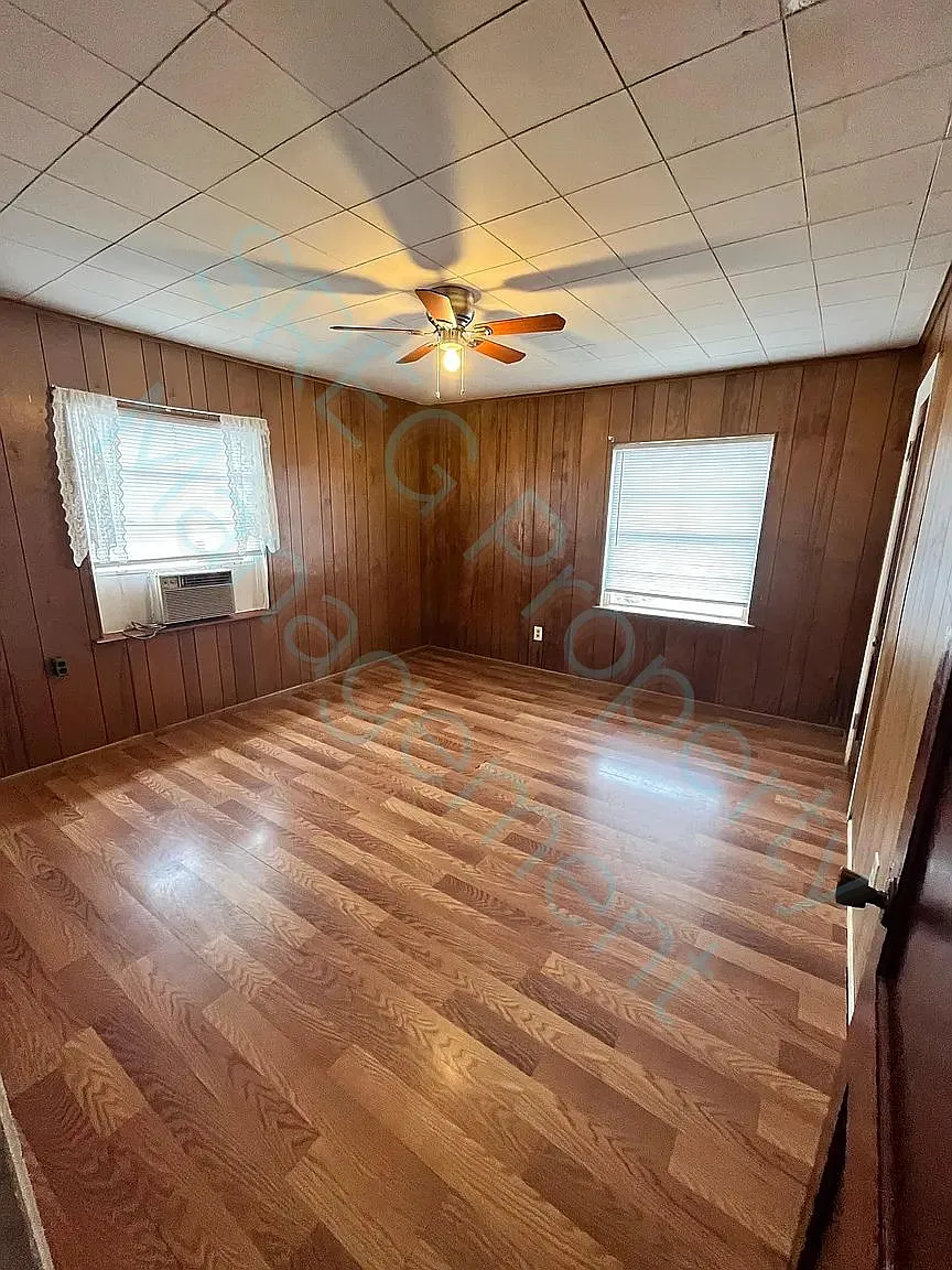 Building Photo - 841 Watkins St