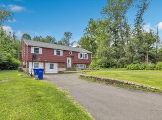 3 Old Hemlock Rd, Brookfield, CT 06804