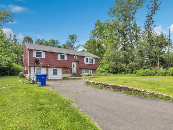 3 Old Hemlock Road, Brookfield, CT 06804