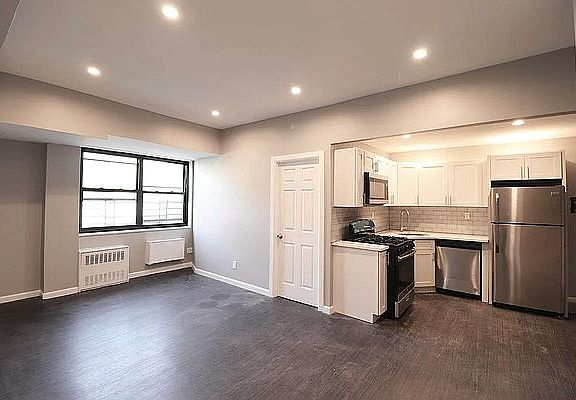 3rd image of 546 Isham St APT 3A
