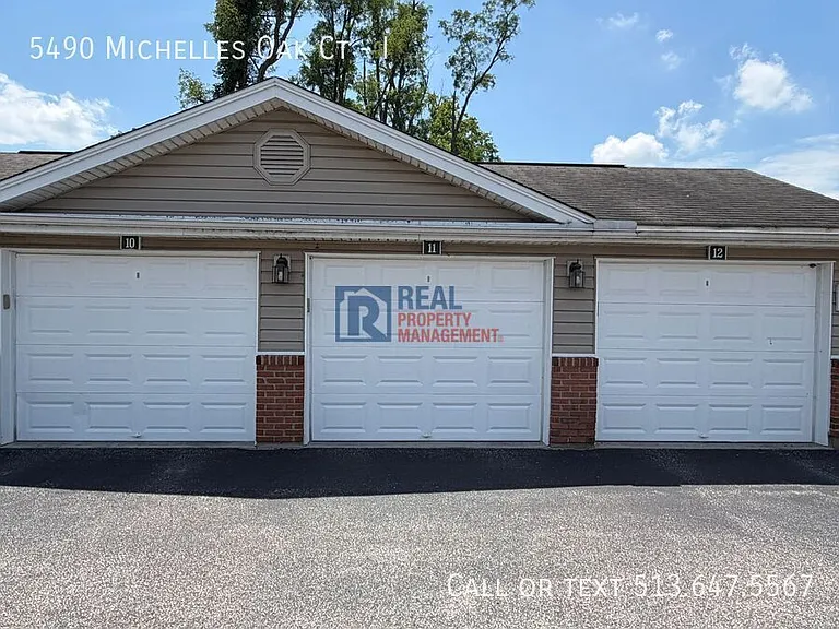 5490 Michelles Oak Ct #I — Photo 23
