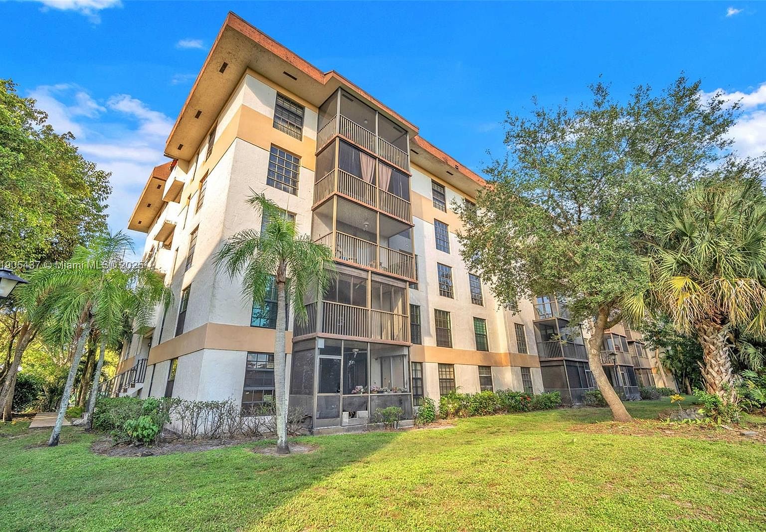 5570 NW 44th St APT 401A