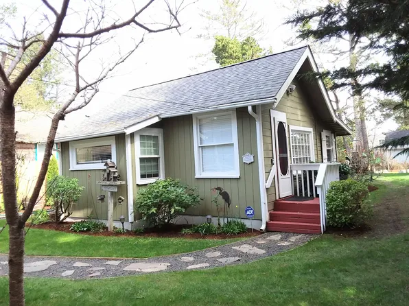 1002 35th Ln, Long Beach, WA 98644