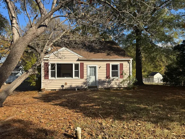 305 Smith St, Burlington, NC 27217