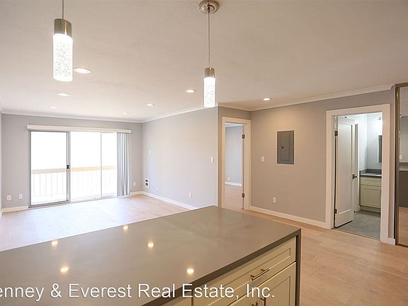 2nd image of 315 Wayne Pl #308