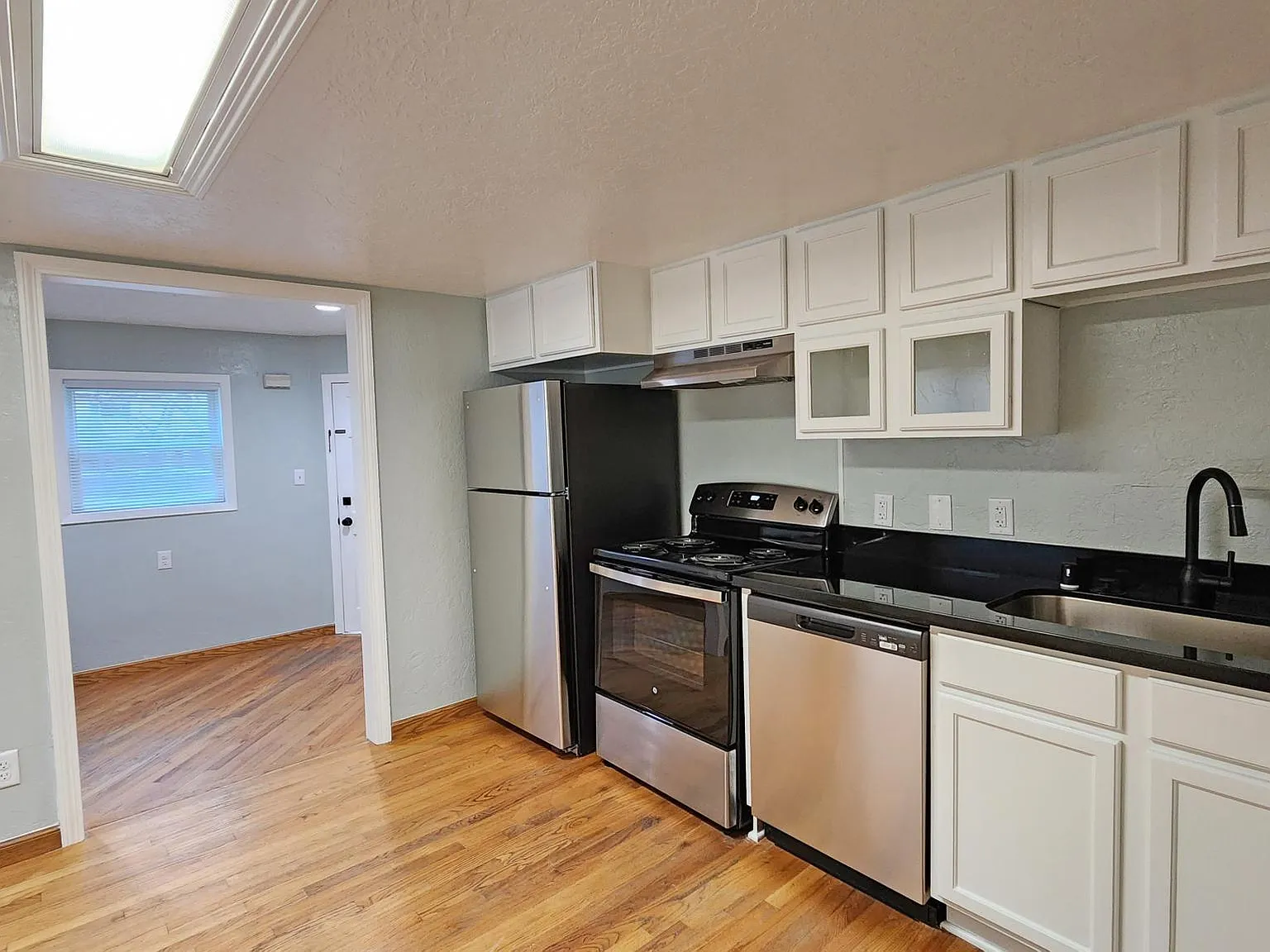 1 bed, 500 sqft, $1,495 — Photo 4