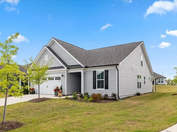 1602 Moa Ct, Fuquay Varina, NC 27526